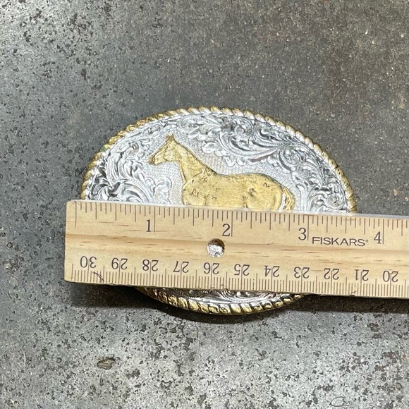 Crumrine Western Oval Paint Horse Silver & Gold Belt Buckle C01574 - Picture 7 of 8